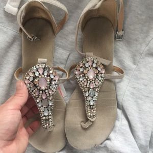 Express sandals